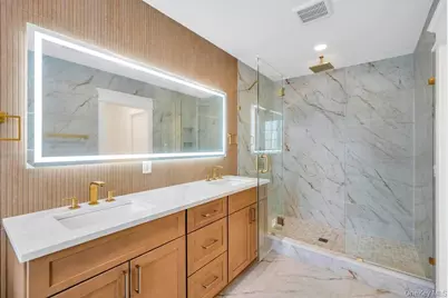 351 Concord Avenue, East Meadow, NY 11554 - Photo 19