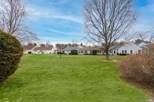 27 Hearthside Dr, Mount Sinai, NY 11766 - Photo 23