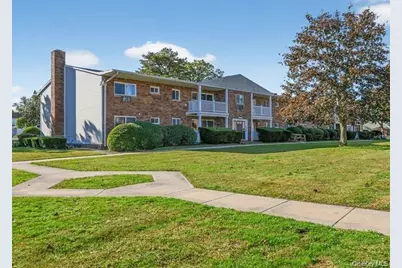 71 Adams Road #E 2A, Central Islip, NY 11722 - Photo 15