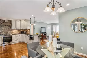 18 Robert Dr, Huntington, NY 11743 - Photo 7