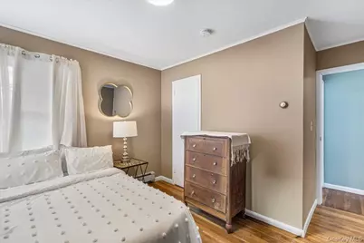 18 Robert Drive, Huntington, NY 11743 - Photo 17