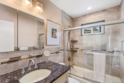 18 Robert Drive, Huntington, NY 11743 - Photo 19