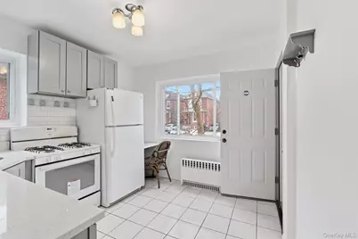 2322 Pearsall Avenue, Bronx, NY 10469 - Photo 5