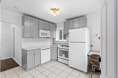 2322 Pearsall Avenue, Bronx, NY 10469 - Photo 3