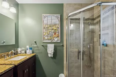 688 Hempstead Avenue, Rockville Centre, NY 11570 - Photo 21