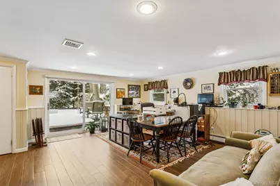 688 Hempstead Avenue, Rockville Centre, NY 11570 - Photo 13