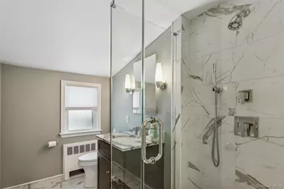 688 Hempstead Avenue, Rockville Centre, NY 11570 - Photo 23