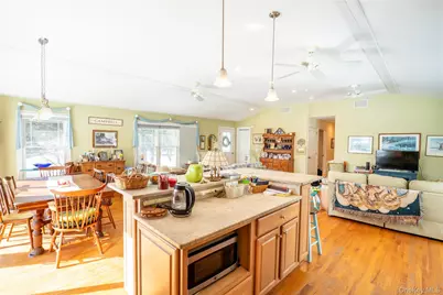 1545 E Gillette Drive, East Marion, NY 11939 - Photo 3