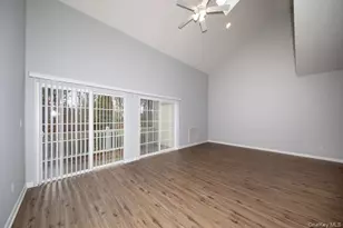 33 Fairfield Ln, Mastic Beach, NY 11951 - Photo 5