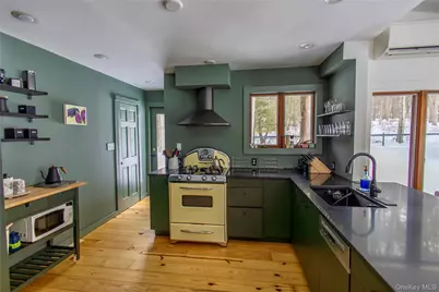 37 Williams Road, Red Hook, NY 12571 - Photo 5