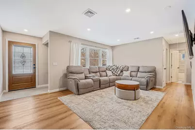 33 Loughlin Drive, Shirley, NY 11967 - Photo 9