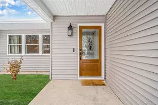 33 Loughlin Dr, Shirley, NY 11967 - Photo 7