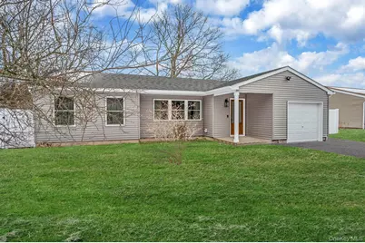 33 Loughlin Drive, Shirley, NY 11967 - Photo 5