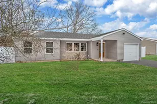 33 Loughlin Dr, Shirley, NY 11967 - Photo 5