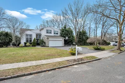 40 Arbor Field Way, Lake Grove, NY 11755 - Photo 3