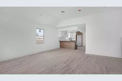 342 E 234th Street, Bronx, NY 10470 - Photo 15