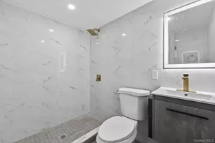 99-11 205th Pl, Hollis, NY 11423 - Photo 13