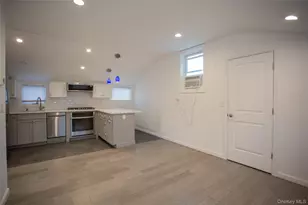 105 Pacific Blvd, Long Beach, NY 11561 - Photo 7