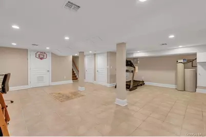 265 Northwoods Road, Manhasset, NY 11030 - Photo 31