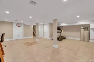 265 Northwoods Rd, Manhasset, NY 11030 - Photo 31