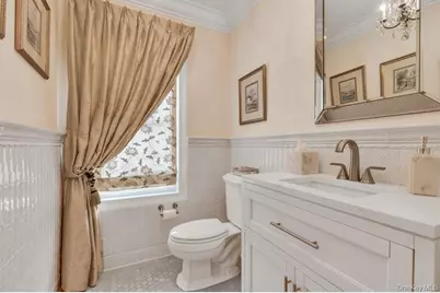 265 Northwoods Road, Manhasset, NY 11030 - Photo 19