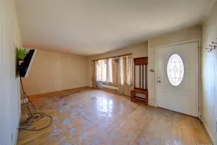 984 Shelburne Dr, Franklin Square, NY 11010 - Photo 3