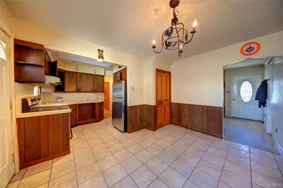 984 Shelburne Drive, Franklin Square, NY 11010 - Photo 7