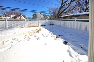 984 Shelburne Dr, Franklin Square, NY 11010 - Photo 25