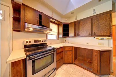 984 Shelburne Drive, Franklin Square, NY 11010 - Photo 11