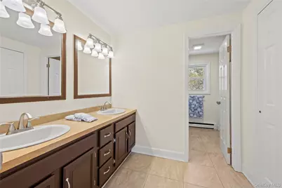 123 9th Avenue, Holtsville, NY 11742 - Photo 41