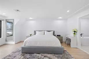 16 Pony Cir, Roslyn Heights, NY 11577 - Photo 15