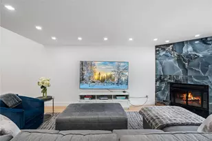 16 Pony Cir, Roslyn Heights, NY 11577 - Photo 5