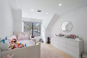 16 Pony Cir, Roslyn Heights, NY 11577 - Photo 13