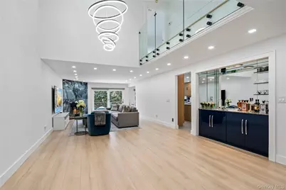 16 Pony Circle, Roslyn Heights, NY 11577 - Photo 3