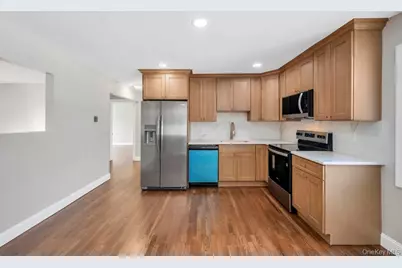 2066 Lakeview Road #A, Bellmore, NY 11710 - Photo 15