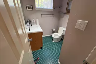 3 Vine St, Hampton Bays, NY 11946 - Photo 5