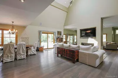 1366 Scuttle Hole Road, Water Mill, NY 11976 - Photo 7