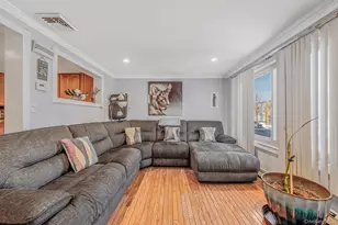 50 E Pine St, Long Beach, NY 11561 - Photo 13