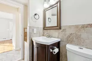 53 Hickory St, Central Islip, NY 11722 - Photo 21