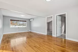 53 Hickory St, Central Islip, NY 11722 - Photo 5