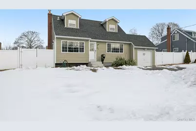 53 Hickory Street, Central Islip, NY 11722 - Photo 3