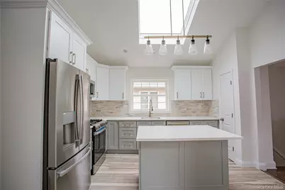 451 E Pine Street #upper, Long Beach, NY 11561 - Photo 3