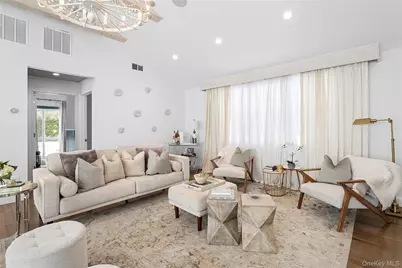 11 Huckleberry Lane E, Hampton Bays, NY 11946 - Photo 3