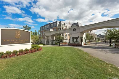 1000 Royal Court #1207, North Hills, NY 11040 - Photo 15