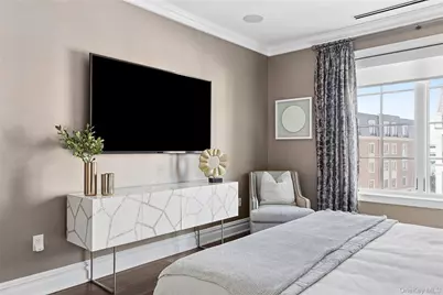 1000 Royal Court #1207, North Hills, NY 11040 - Photo 7