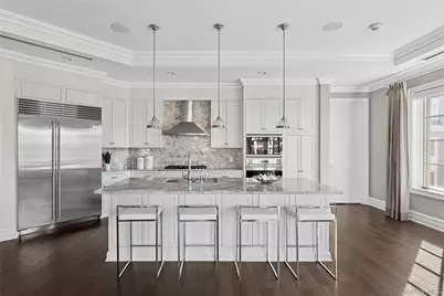 1000 Royal Court #1207, North Hills, NY 11040 - Photo 3