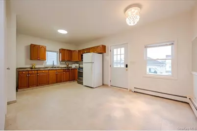 227 Doughty Boulevard, Inwood, NY 11096 - Photo 21