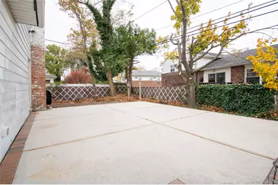 650 Bryant Street, East Meadow, NY 11554 - Photo 35