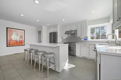 5 Glenwood Lane, East Hills, NY 11577 - Photo 9