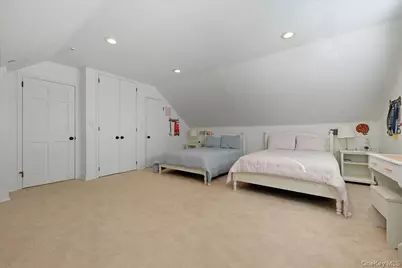 5 Glenwood Lane, East Hills, NY 11577 - Photo 23